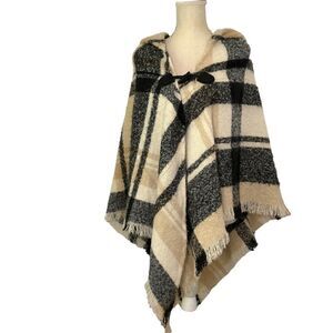 Vince Camuto Plaid Cape in Black and Cream